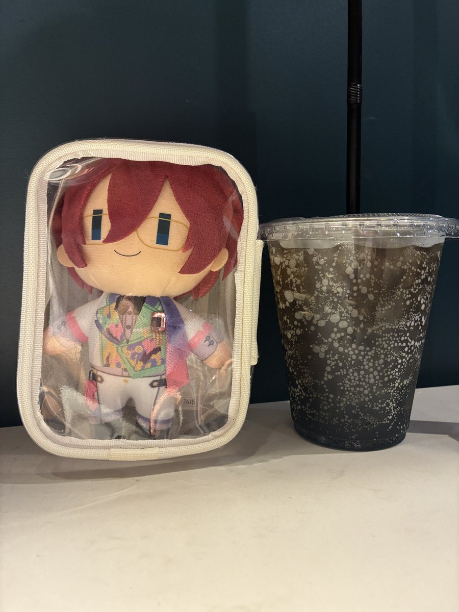 moonlore9's tweet photo. あんステライブは前回のようなグループ同士の絡みはなく今はこのグループの時間ですって感じに進んだ感じ
だけど全グループキャスト全員集めたのは凄かったな〜
思う存分キラキラを摂取しました✨
リングライトは光ると白になるので色はどっち！？って混乱しましたよ https://t.co/Xaqt1IaYBj