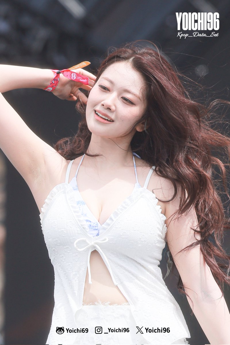 kpop_data_set's tweet photo. 260808 Jimin at Waterbomb Busan

#클라씨 #CLASSy #JIMIN #지민 #원지민 https://t.co/bIfwJ5eEbL