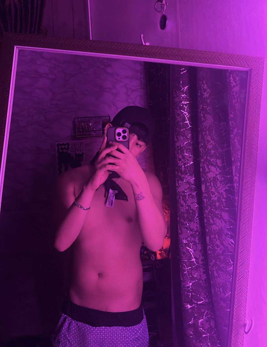ghost_fcker's tweet photo. pull off the towel 👾 https://t.co/67rXRlluly