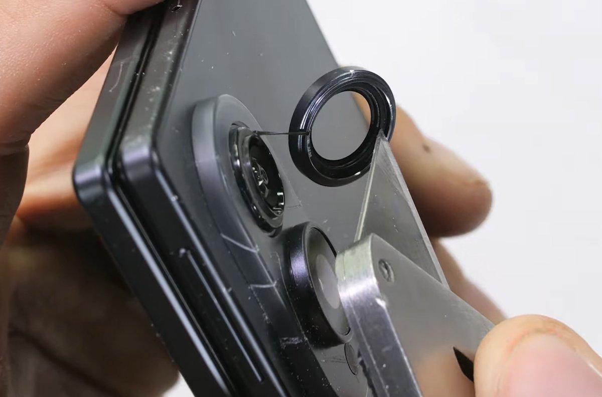Phonenurd's tweet photo. Imagine dropping $2,000 on the Galaxy Z Fold8 and feeling cheap plastic around the camera module. Premium price tag, budget materials. 🫠