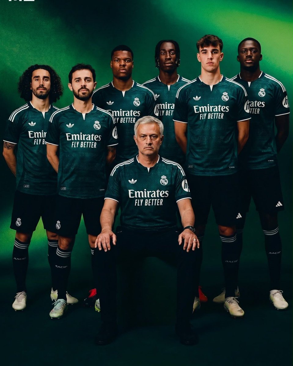SageofBarca's tweet photo. @FabrizioRomano Even with the avengers they've assembled? They still stand no chance? 😭 https://t.co/GzfBEkPHMl