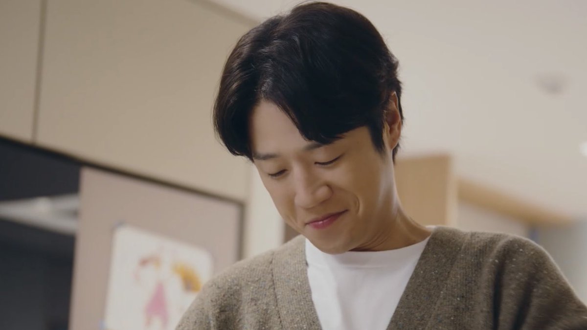 junwon_closet's tweet photo. [260807 유부녀 킬러 EP 03]

스튜디오 톰보이 (STUDIO TOMBOY)
[MEN] 네프 아웃포켓 에센셜 가디건_카키
₩299,000

#정준원 #정준원패션 #정준원옷장 #junwon_closet 
#유부녀킬러 #권태성 #ABonafideKiller #jungjunwon https://t.co/92YEFXWrLd