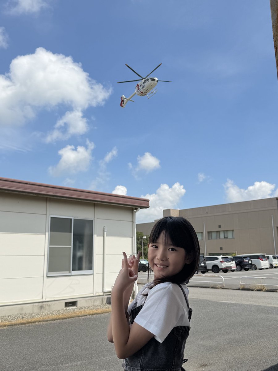 hiromatlogmat's tweet photo. 今日は『こどもきゅうきゅうのかい 防災キャンプ2026』
朝から防災のことを学んでるよ✨防災食も食べたし、ドクターヘリの基地病院だから見学も🚁
#こどもきゅうきゅうのかい
#防災キャンプ
#防災
#災害教育
#ドクターヘリ
#災強のすけっと
#夏休み https://t.co/O24US4hONV