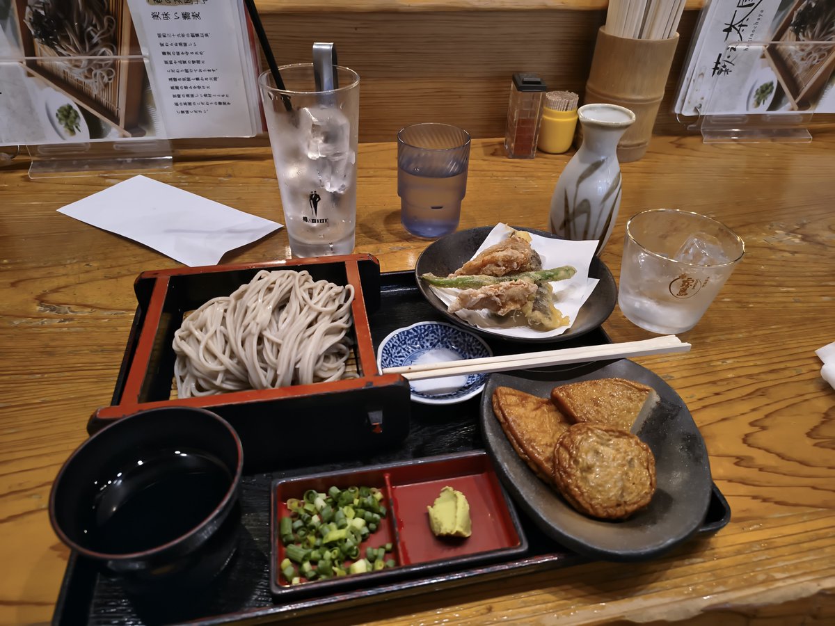 ikedon9450's tweet photo. 宮崎空港の蕎麦屋で焼酎頼んだら、徳利でお酌セットまででてきて南国侮れない笑
さて今回の修行のメニューをば、、、
8/9 天神→宮崎駅→桜町→天神
8/10 日中お仕事(えらい)　天神→宮崎駅
8/11 ブルロマ日帰り往復
8/12 宮崎→鹿児島(JR課金)　鹿児島→桜町→天神
４日間で約3300㎞移動！笑 https://t.co/IndgNRtZ84