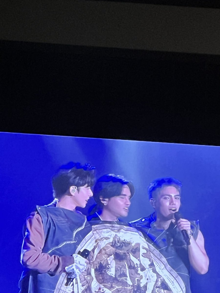 thewolfmereene's tweet photo. This was funny af lol

SB19 FANMEET IN CALIFORNIA
@SB19Official #SB19
#SB19IWaSThereUSA_Day1 https://t.co/xWfr78FNQs