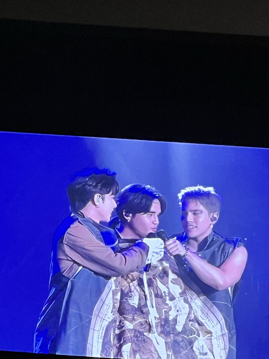 thewolfmereene's tweet photo. This was funny af lol

SB19 FANMEET IN CALIFORNIA
@SB19Official #SB19
#SB19IWaSThereUSA_Day1 https://t.co/xWfr78FNQs