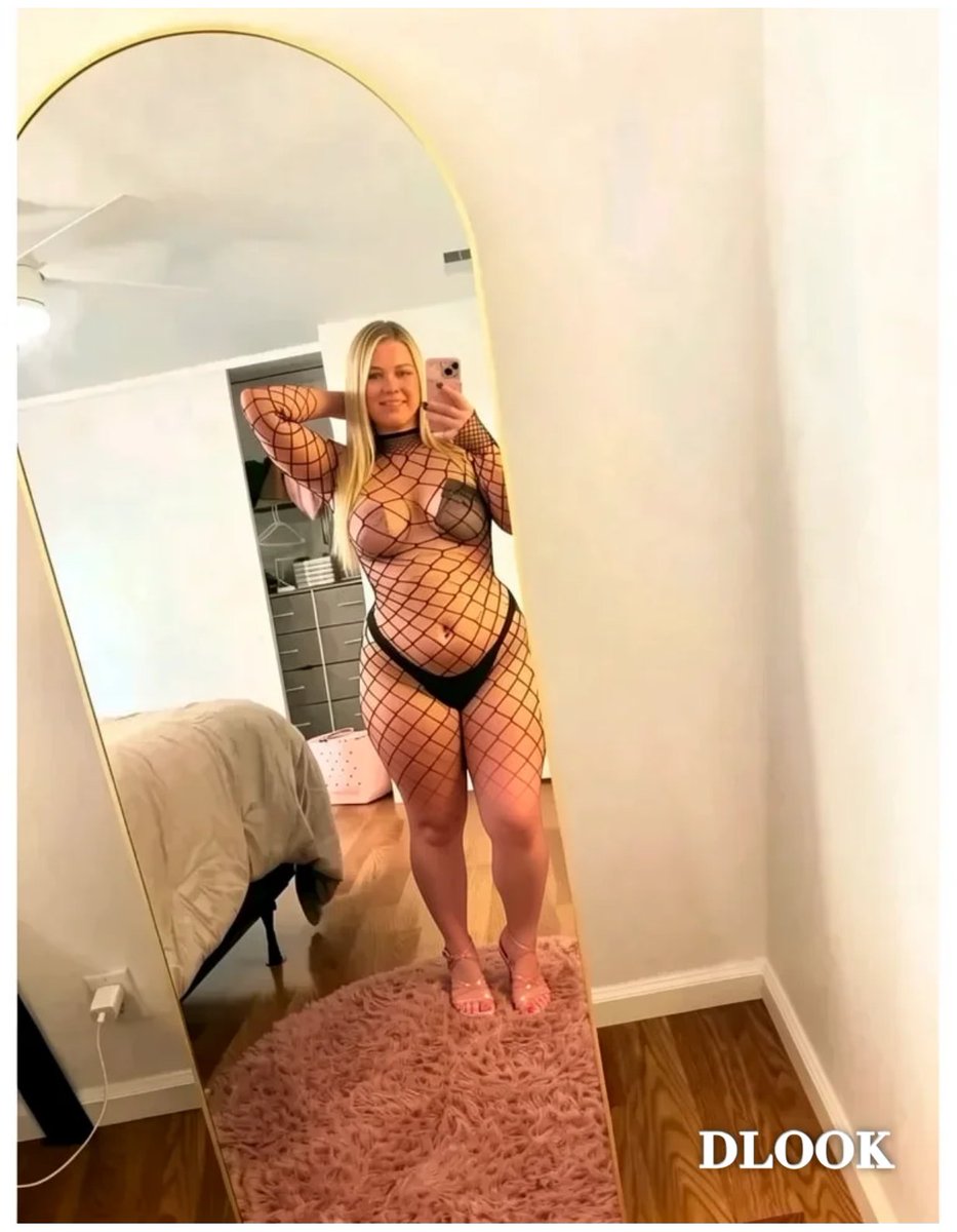 TheChangerV1000's tweet photo. Wanna see her be even more slutty? Let me out her in an outfit that matches that! https://t.co/TdxMRoPUPF