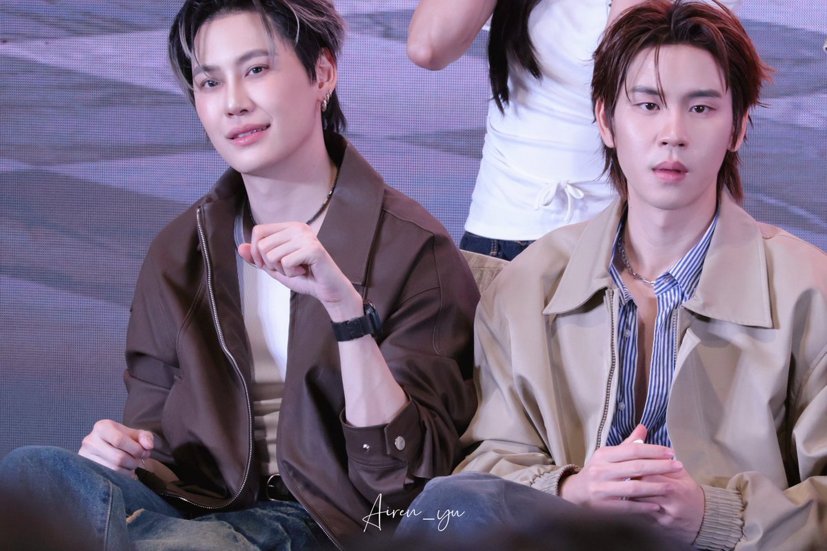 ai_taoman's tweet photo. 20260808 GMMTV Fan Fest Macau | bounprem

🐱🐷🤏

 #GMMTVFanfestInMacau2026
#bounprem #boun #prem 
@bb0un @Prem_space https://t.co/G8v99ycCYz