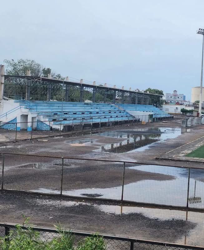 ibrahimhamadouh's tweet photo. Ces photos illustrent l’état du centre technique de football qui aurait reçu plus de 11 millions d’euros. Ces photos font mal au pays, à la nation et à la République : l’avenir de la jeunesse est sacrifié et aucune conscience humaine ne peut se taire sans s’indigner !!! https://t.co/jQIOMN1b2S