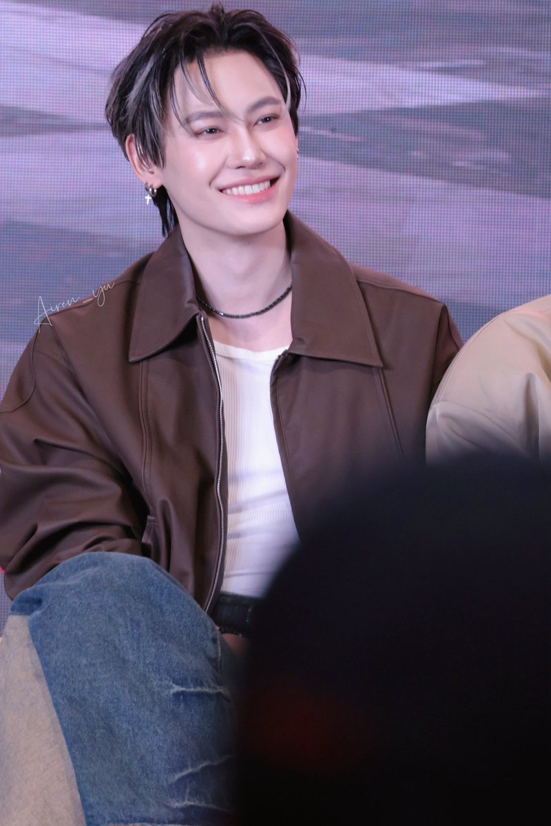 ai_taoman's tweet photo. 20260808 GMMTV Fan Fest Macau | bounprem

รอยยิ้มของ P'boun สามารถรักษาทุกอย่างได้จริงๆ🥹🥹

 #GMMTVFanfestInMacau2026
#bounprem #boun #prem 
@bb0un https://t.co/5KCTuAWwxY