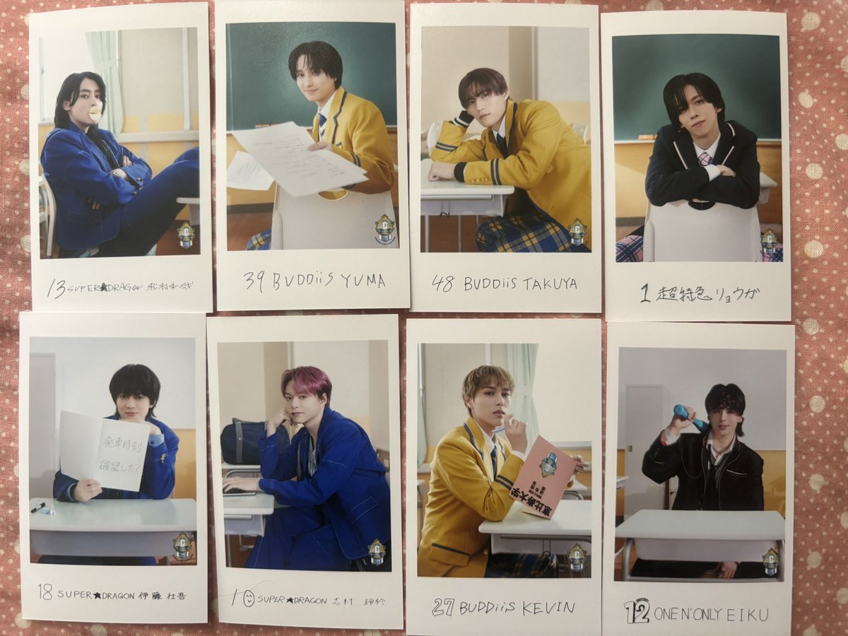 crln613's tweet photo. EBiDAN THE LIVE 2026 エビライ グッズ　交換

【譲】写真のもの

【求】同種のM!LK
　　アクキー:佐野
　　学生証:山中
　　トレカ:山中>佐野
　　隣の席:後ろ以外の佐野

8/16でしたら、渋谷かドーム周辺も可能です。
横浜市内(詳細は個別に)で手渡しできる方。
お気軽にお声かけください。 https://t.co/HDa1VniPQw