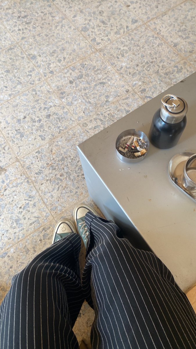 begetsnumbur's tweet photo. oh gini rasanya benci barang sendiri tp harus pake sepatu inih https://t.co/fzJZ8Wzjam