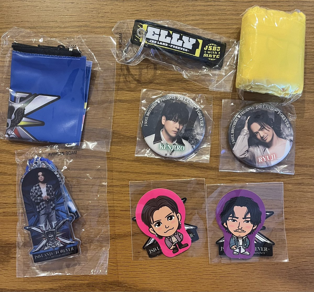 ritaldh3's tweet photo. 三代目 J SOUL BROTHERS PRESENTS   "JSB LAND 〜FOREVER〜”CAPSULE カプセル ガチャ フォトカード 交換

譲 画像

求 岩田剛典
(缶バッジ2個セット、3連キーホルダー)
(フォトカ→シクレ)

交換厳しい物もあります。
条件いい方優先します。

郵送交換になります。
写真付きリプお願いします。 https://t.co/xknirBPQzj