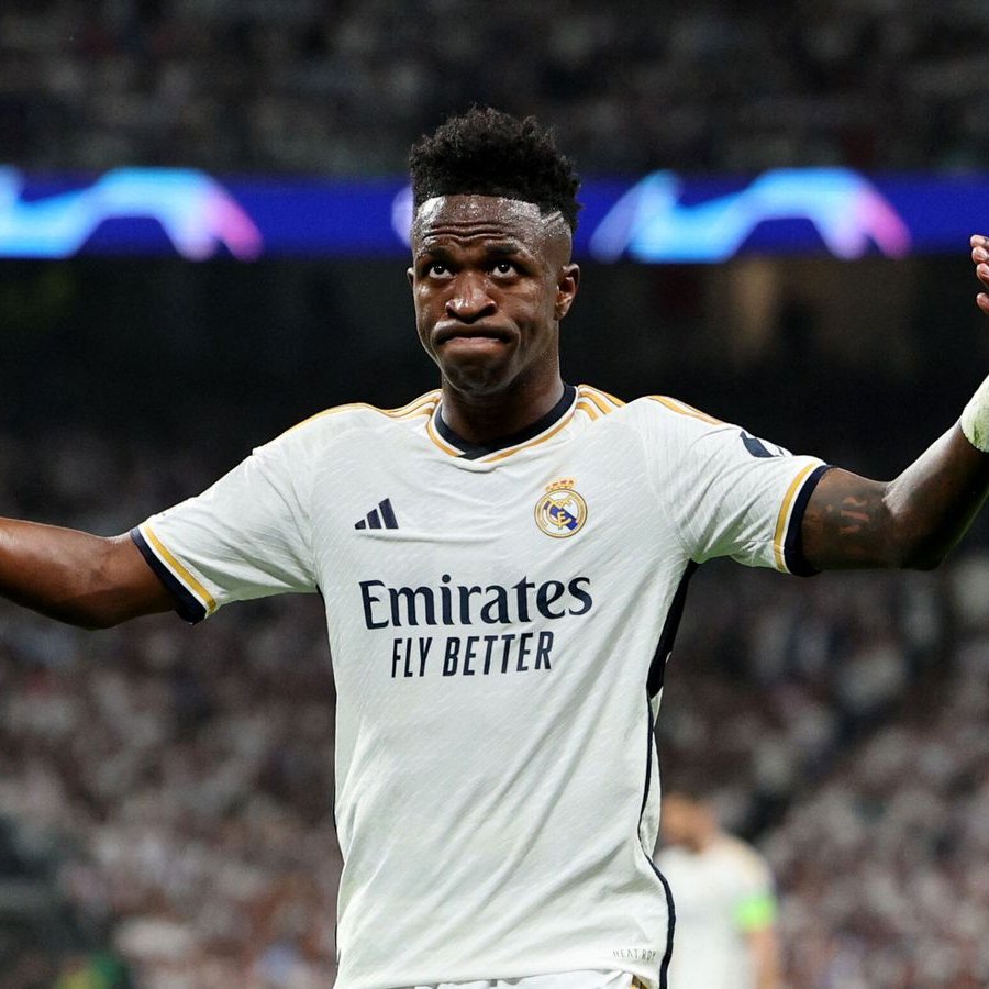 TouchlineX's tweet photo. 🚨 𝗖𝗥𝗔𝗭𝗬 𝗙𝗔𝗖𝗧: Vinicius Jr. has recorded 32 Champions League assists, being the top 5 all-time assister at just 26 years old. https://t.co/2krCV4wm8G
