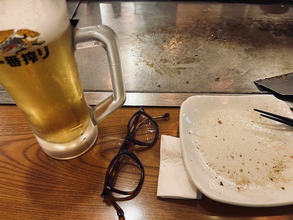 greenrecords37's tweet photo. 神戸って昼飲みできる店がそこら中にあって、めっちゃいい街じゃんー！楽しいー https://t.co/qZR6TLIhz2