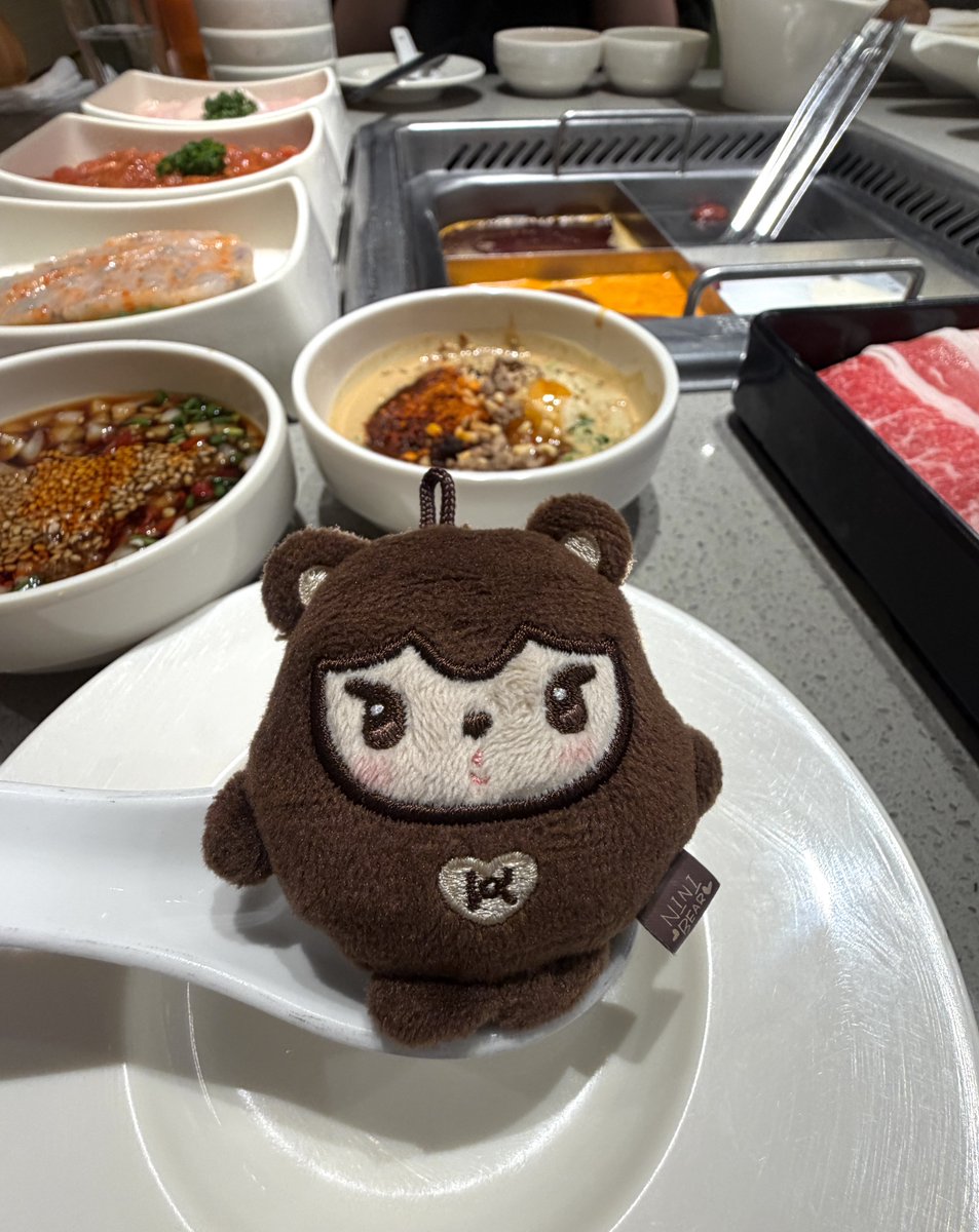 zkd1over's tweet photo. 부산마지막밥은헤이디라우🫪🫪 https://t.co/BZ7Mdpo7g8