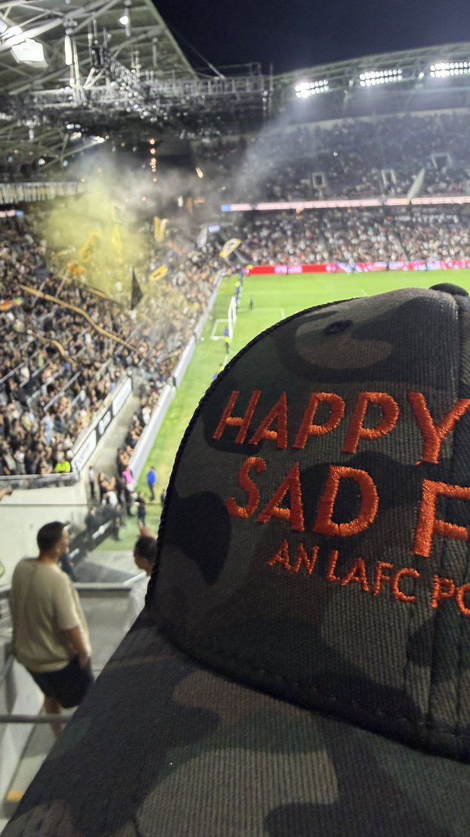 FluffheadLAFC's tweet photo. 4-0 - The (other) hat! @HaFoSaFo #LAFC https://t.co/hVqqT0HMHb