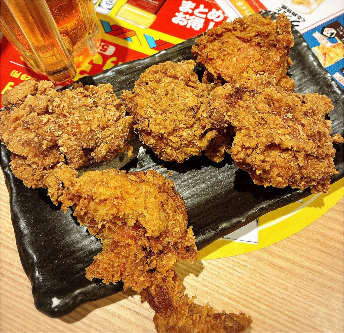 cafebarLizLisa's tweet photo. こんにちは〜！

ごつごつの唐揚げの方が好みです！！

本日もお待ちしてます！！！

#飲み放題 #ガールズバー
ユイ https://t.co/dlHtcsfQmh