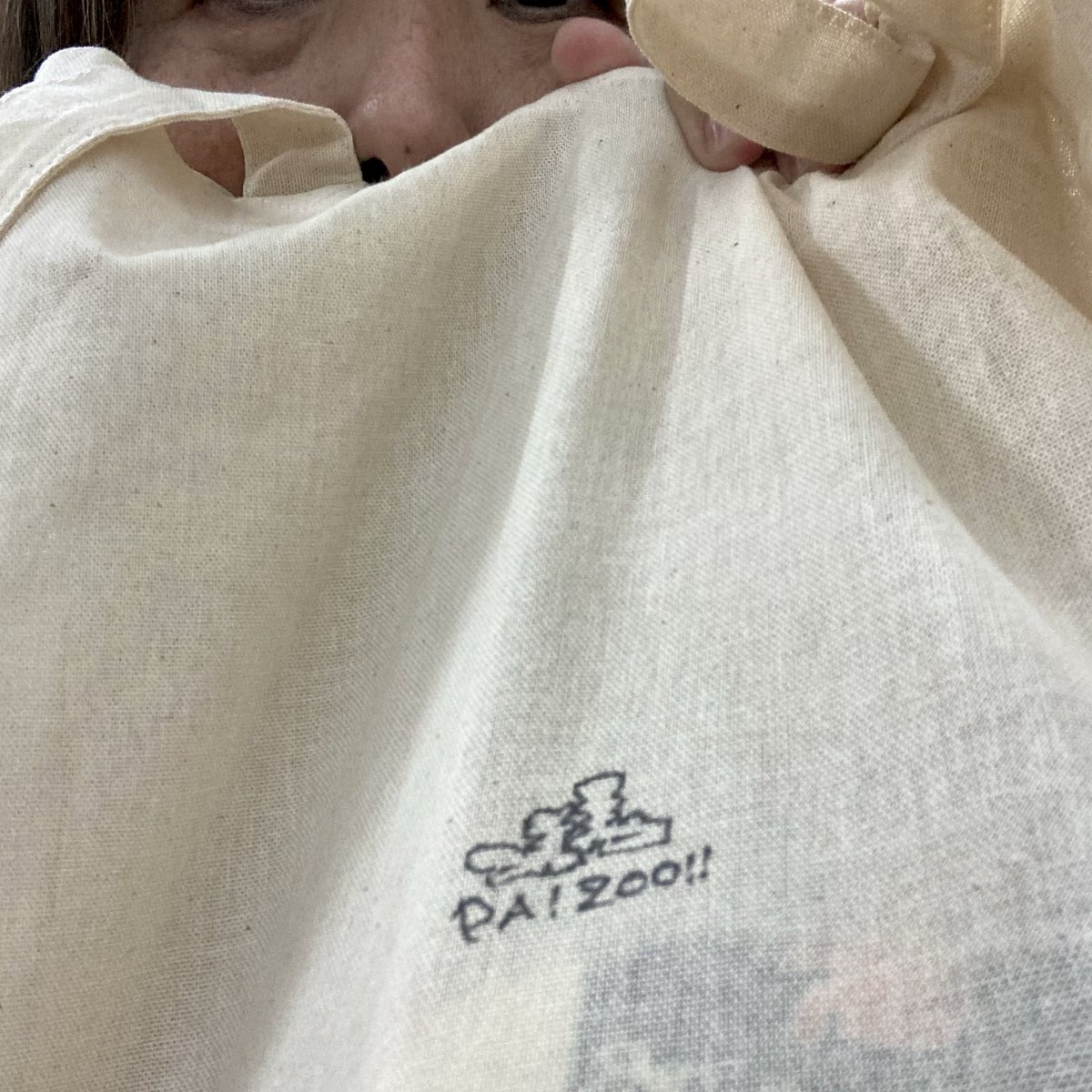 john_pazoo's tweet photo. 劇団員がバッグ作って差し入れしてくれたー！

泣いちゃうこんなの😭
ありがとう！ https://t.co/VC050keCvK
