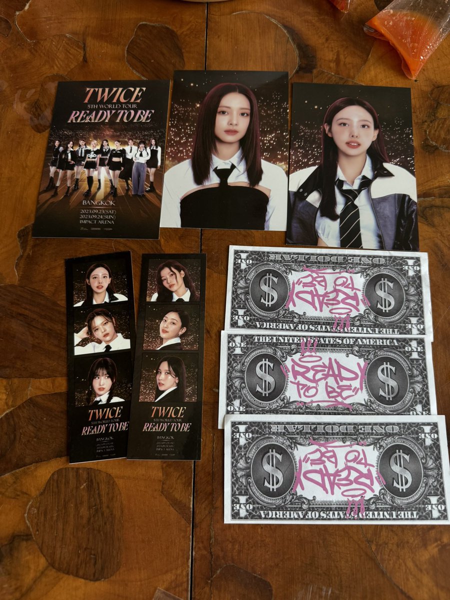 JKL97ML2's tweet photo. พร้อมส่ง จากคอนเสิร์ต twice

แบงค์ - 180
การ์ด - 100 
3ช่อง 2 ใบ - 100

ค่าส่ง 40
#วันซ์สายเปย์ #ตลาดนัดทไวซ์ https://t.co/Kp0PrFUA5P