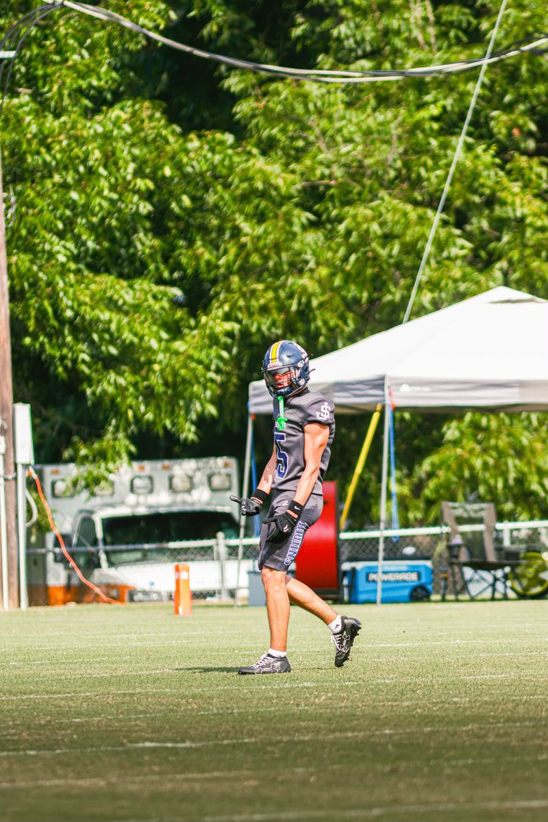 RiRiBianchini's tweet photo. Great day Friday going 2-0‼️against Canton Academy and Manchester 
Offensive stats against Canton-
1 Reception ⭐️
1 Touchdown ⭐️
@CoachMoondawg @StJoeBruinsFB @STJOEBRUINS @247recruiting @Rivals https://t.co/ynhcvb19Q1