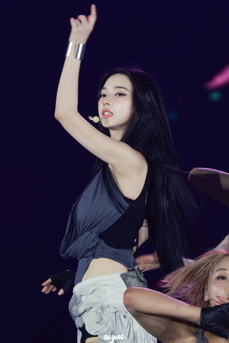 august_411's tweet photo. 260808 SYNK:COMPLaeXITY IN SEOUL

#카리나 #Karina #에스파 #aespa https://t.co/PRXo4J6r7h