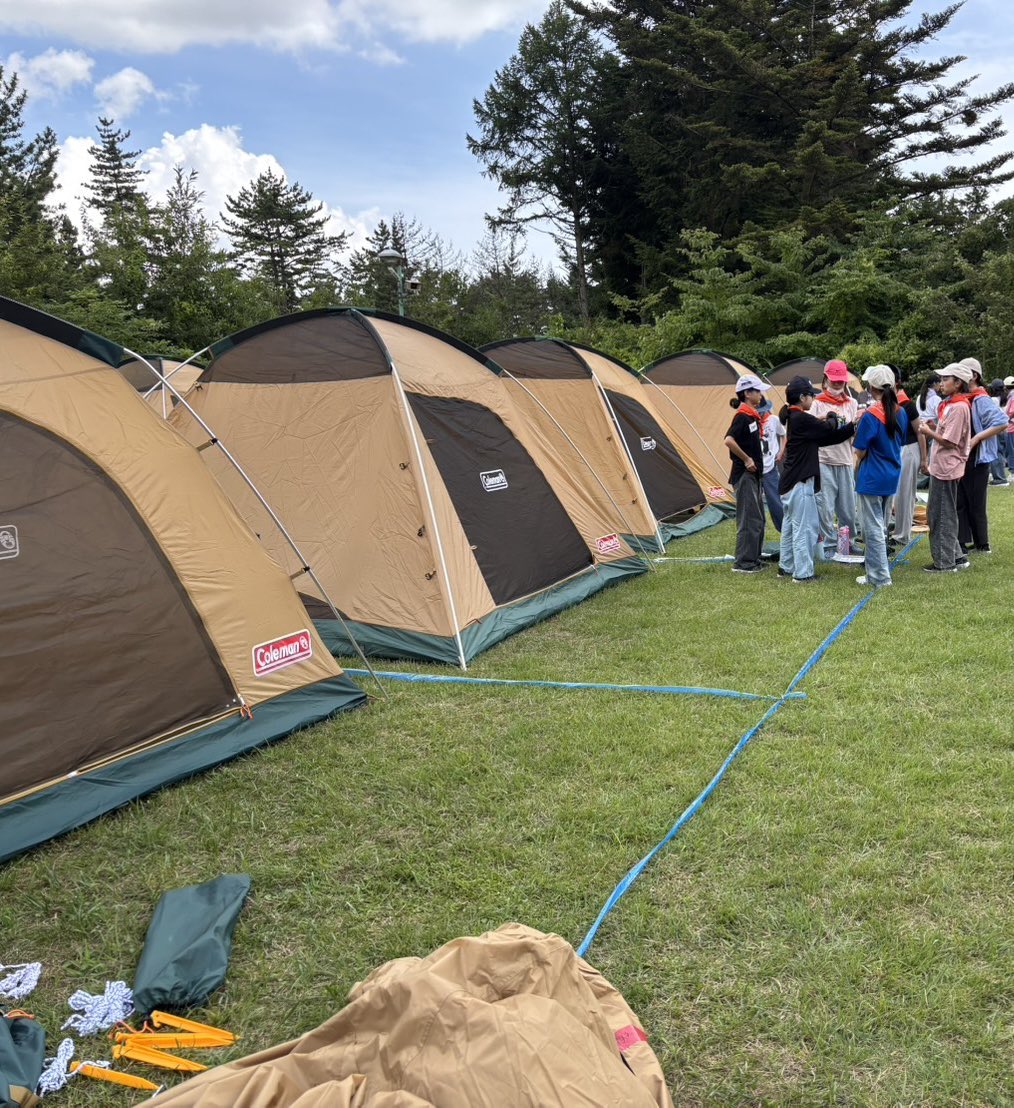 adachi_junior's tweet photo. 13:00頃〜
テント講習を行いました⛺️

とても暑かったため、熱中症に気をつけながら行いました

初めてで苦戦しましたが、上手に張れて良かったです✨️ https://t.co/udWDsqpv36