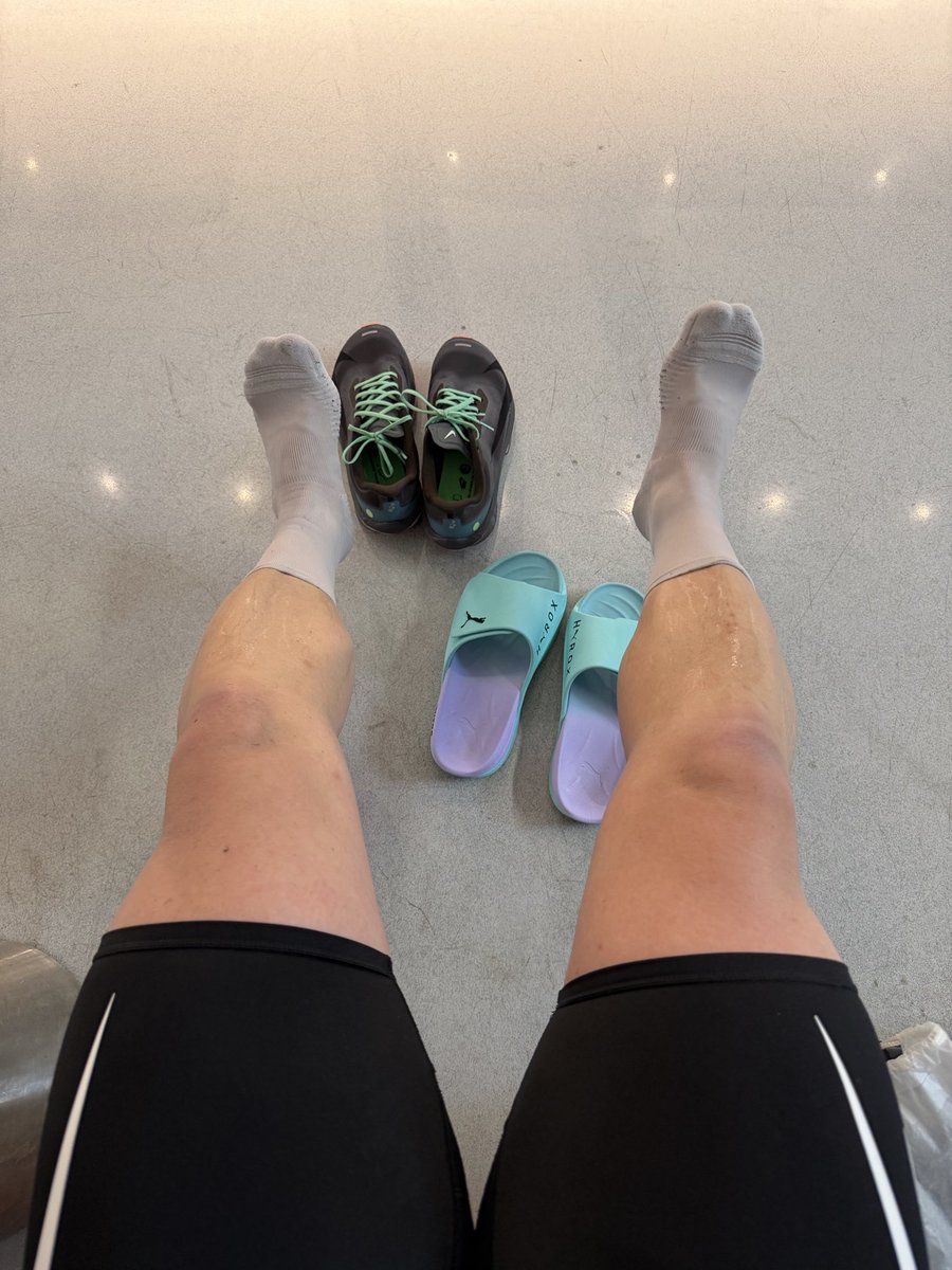 Junyeol_ma's tweet photo. 훈련을 마치고 온몸이 다 흠뻑 젖었어…
After the training, I was soaked all over... https://t.co/mbYVAfUlUC