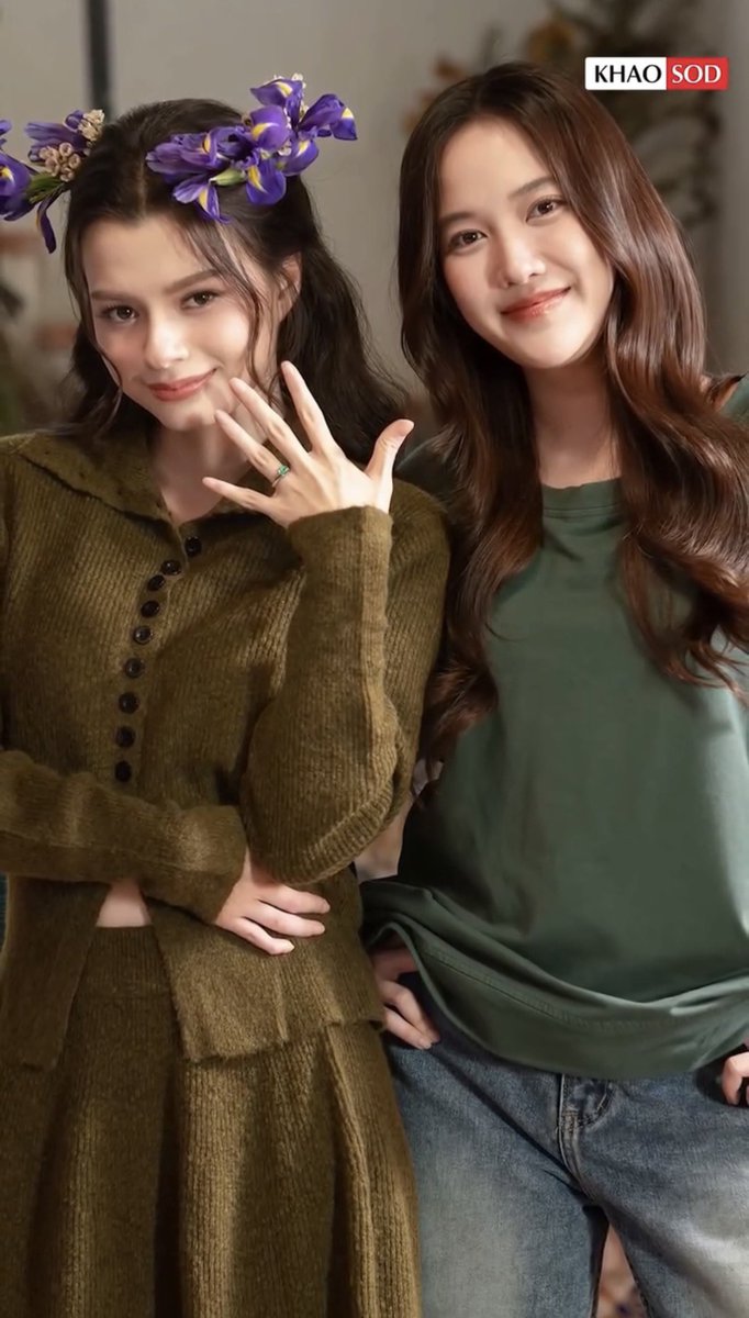 timeheal_'s tweet photo. อีกหนึ่งคนที่ไม่พูดถึงก็คงจะไม่ได้ ก็คือ เบ็คกี้ รีเบคก้า แพทรีเซีย อาร์มสตรอง สาวฮอตระดับอินเตอร์ที่แจ้งเกิดจากซีรีส์ทฤษฎีสีชมพู ความฮอตของ Becky ยังแรงต่อเนื่อง ในปีนี้มีโปรเจกต์ใหญ่กับซีรีส์ชุด 4 elements บ้านวาทินวณิช เรื่องเสน่หาวาโย โดยรับบทเป็น เจ้าหญิงบลู หรือว่า เฮเลน่า ที่ออร่าความสวยสง่าแบบสุดๆ จนแฟนคลับพร้อมใจกันอวยยศว่า สมมงกับบท เจ้าหญิง แถมเคมี คู่กับ ฟรีน สโรชา ก็ยังแรงไม่มีตก จนเรตติ้งกระฉูดติดเทรนด์ x  สนั่น