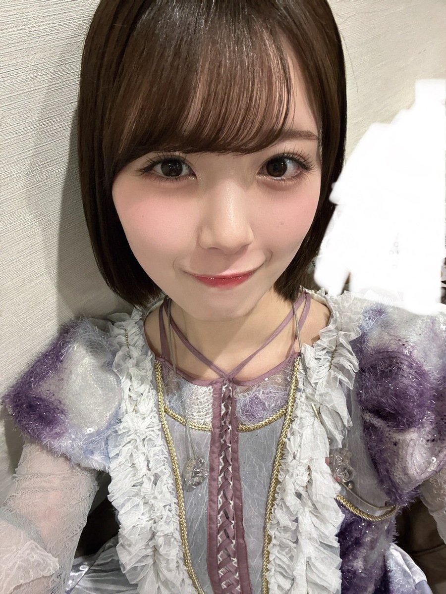 ST_moutsui's tweet photo. #ふわおも
△△に自慢。
あやめ：昨日、お姉ちゃんの婚約指輪見せてもらったんだ〜♪
お姉ちゃん呼びが定着しかけてる？あやめに
△△：えー…！いいなぁ、どうだった？
あやめ：すっごい綺麗！ダイヤの指輪だよ♡
△△：やっぱり…給料3ヶ月分なのかな？
あやめ：さぁ…それはわかんないけどぉ…♡
△△：…。
あやめ：あたしも欲しいなぁ〜💕
△△：(言うと思った！！笑)
可愛すぎて笑っちゃう△△。
△△：くぅ…プレッシャーかけてきてるね？
あやめ：違うよ？外堀を埋めてるの♡
△△：いや、一緒！！！笑
気づいたら壁際まで追い込まれてた、△△でした。