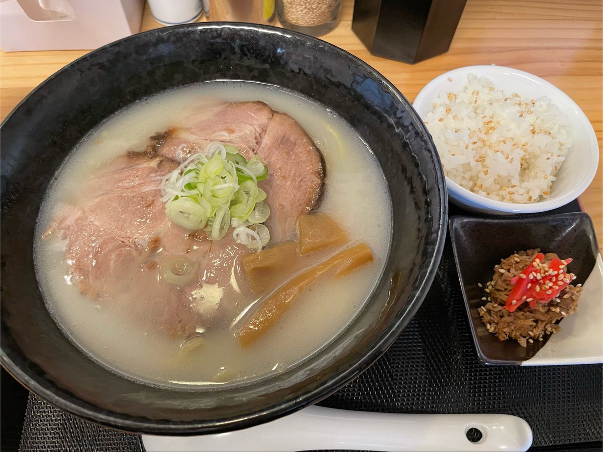 ren_v_ba's tweet photo. こないだ食べたラーメン

#こころ https://t.co/iqicU7GIxm