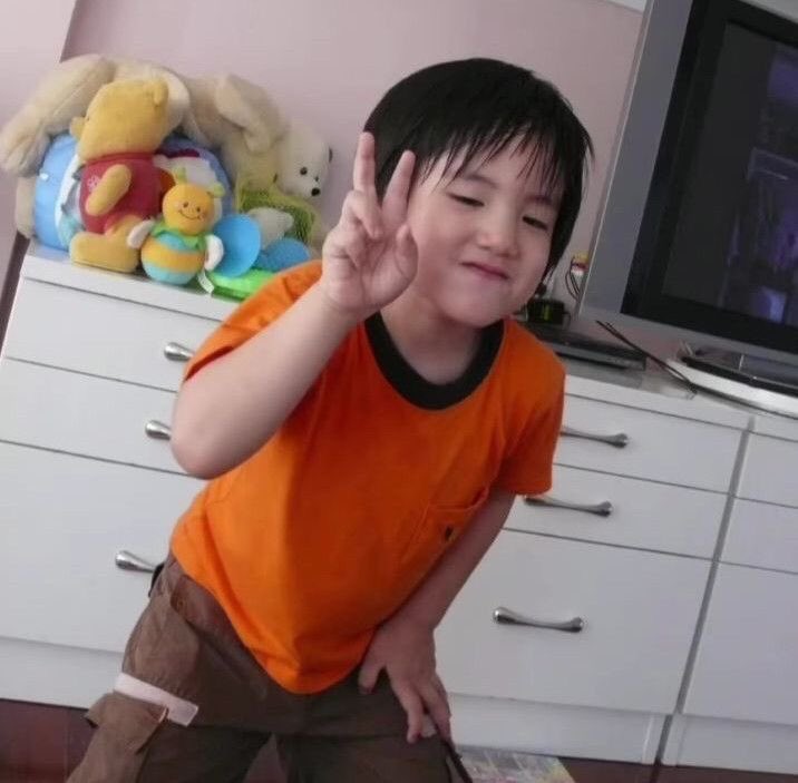 nubsib1o's tweet photo. เด็กคนนั้นโตมากลายเป็นเธอ
( ยังเหมือนเดิมเลยหนิ )

โก๋ยโต๋ยตอนจิ๋ว                          โก๋ยโต๋ยตอนโต https://t.co/2kMg37T7gg