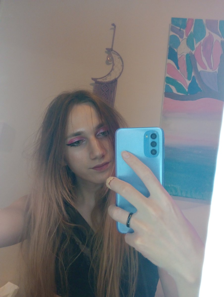 viamaslutt_'s tweet photo. i did my makeup someone tell me im pretty #wlw #nsfwtwt https://t.co/EP7WrhYUEP