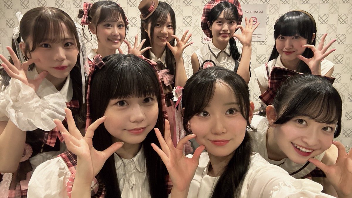 chocolamie0809's tweet photo. 【ありがとうございました🎉】

メンバーオーディション合格１周年記念ミニイベントにご来場、また配信をご覧くださりありがとうございました❣️

皆様からのあたたかいご声援、
たくさん受け取りました‼️

8/29に向けて、さらに進化していくショコラミを、よろしくお願いします✨

次のライブはこちら💁‍♀️
本日19:55〜 大塚です✨

ちょうど一年前、生放送で合格発表をまつ私たちが、ステージに立っています❣️

よろしくお願いします✨

#ショコラミ
#ショコラミ出演情報