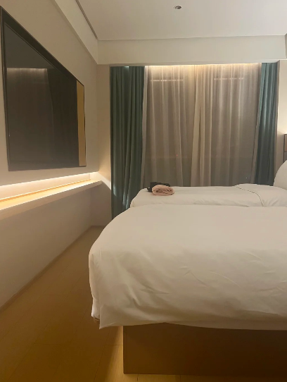 iangrierson1's tweet photo. 我朋友总劝我谈恋爱，我寻思搭子不香吗？不用秒回不用报备，想消失就消失。嘉定蹲一个同样想法的 #上海 #反差日常 #精神小妹 https://t.co/LSJB4AeOBY