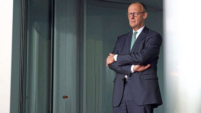 CParmakkis's tweet photo. Ich kann keine zehn Abgeordneten im Bundestag aufzählen,die vollig fest hinter dem Kanzler stehen. Wenn selbst die eigene Fraktion nicht geschlossen hinter dem Kanzler steht, wird Führung zur echten Herausforderung. 🇩🇪
@CDU @CSU @cducsubt @Bundeskanzler

#CDU #CSU #Merz #Politik https://t.co/q1Ra6IQ1FR