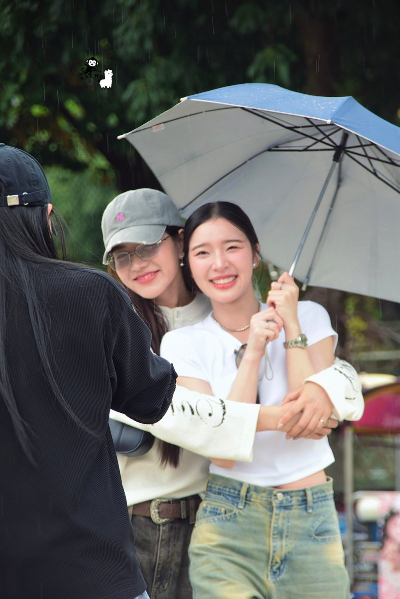 DAENG_91's tweet photo. ทำเหมือนอยู่กันสองคน 
ไม่เกรงใจคนรอบข้างเลย
ให้มันโสดแค่ หม่าม๊า เนี่ยแหละ

#mieaya
#miephat
#ayaorapan https://t.co/6dUx9OA7LV