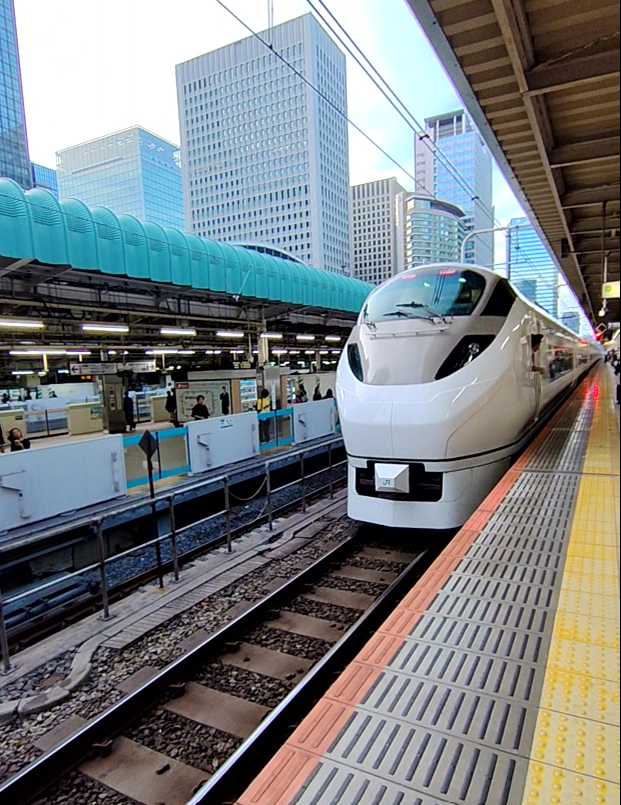 haruharu7755214's tweet photo. 東京駅でオマージュカラーに遭遇✨これで3回目😻
この子に乗車して💖来週常磐線沿いのどこかへ行きたいのだけど💞事前に何時にどこへ行くかわからないので...別の電車にしよっと😆😭
#e657 #オマージュカラー #常磐線特急 https://t.co/tvuIvuHTln
