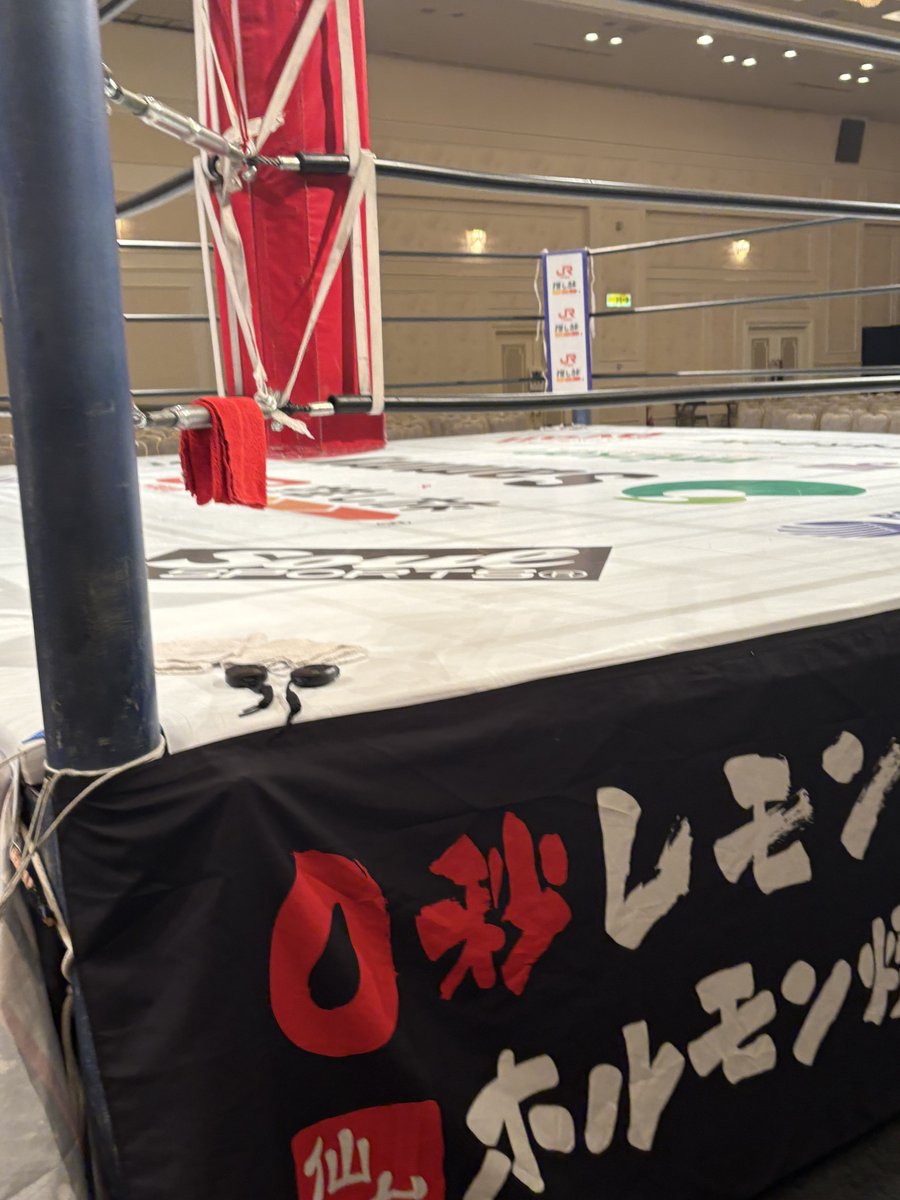 sqvamiso's tweet photo. 女子プロ楽しかった
一人一人の衣装デザ良すぎる… https://t.co/8ZaBRoYc7W