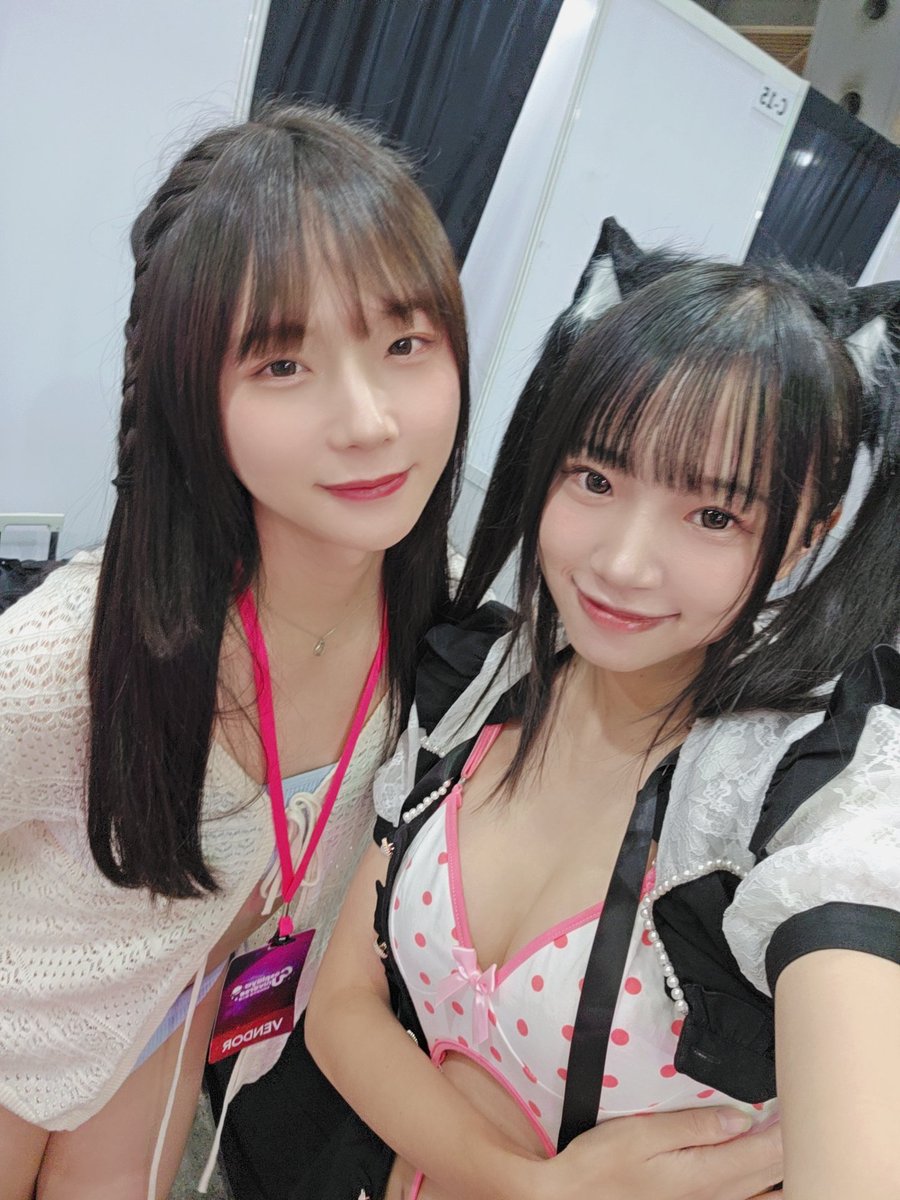 RamosHuang's tweet photo. 筱鈞說反正都到了（洪姐）
就該拍個照留念一下
@junna_hung
#高雄 #處女 #求征服 #新竹約 https://t.co/x9YCGtViPd