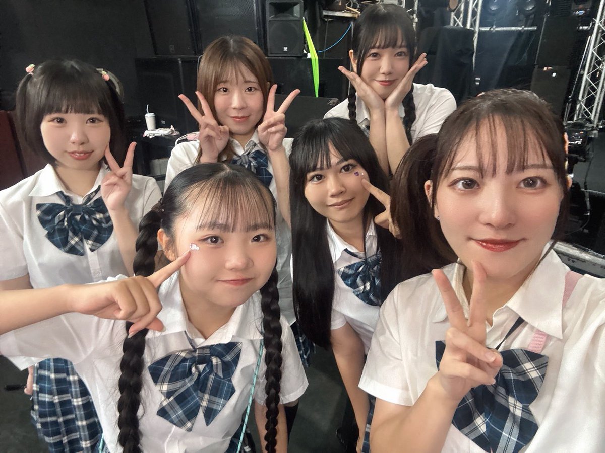 RYUKYUIDOL2011's tweet photo. 新メンお披露目LIVE
ご来場下さった皆様、配信ご視聴下さった皆様
遠いところからわざわざ来て下さった皆様
本当にありがとうございました✨
改めて、新メンバーの ｢たかえす のあ(14)｣中学3年生です！これからの成長をお楽しみに⭐
新体制7人！これからもよろしくお願い致します🌺 https://t.co/rI1f7gU26d