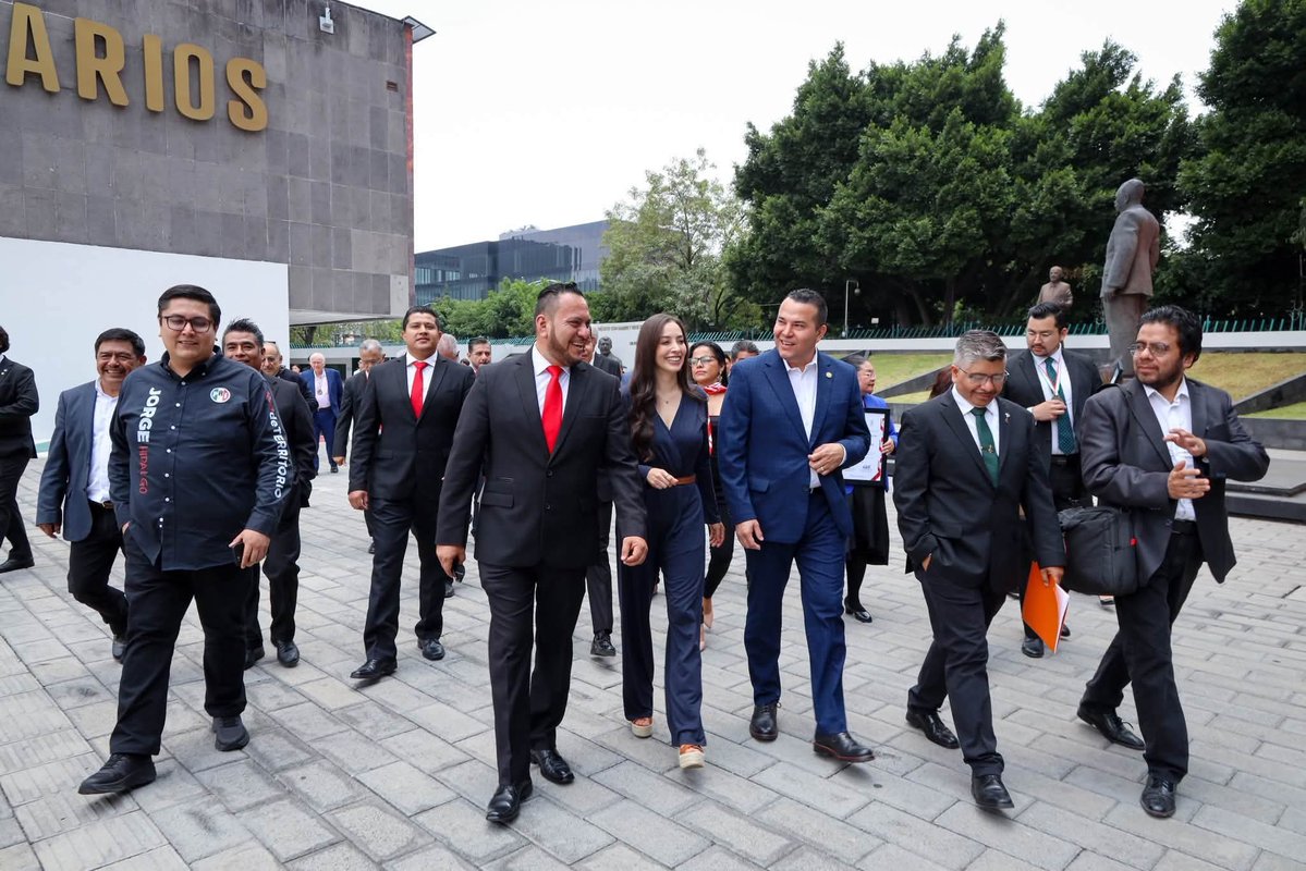 SMI_Nacional_'s tweet photo. #LaFraseSMI

"El verdadero liderazgo no se mide por el cargo público o el título en la boleta, sino por la capacidad de inspirar a una comunidad a construir su propio destino." @DRJMM_

#MéxicoEsPrimero🇲🇽

@fuensantaGuerr4 @alitomorenoc @RobertoLamas @CNOPNacional https://t.co/PD9m45O2BP