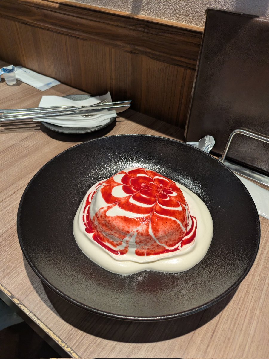 deja_gamep's tweet photo. ものすごいパンケーキ食べた https://t.co/mcvjaLpgxM