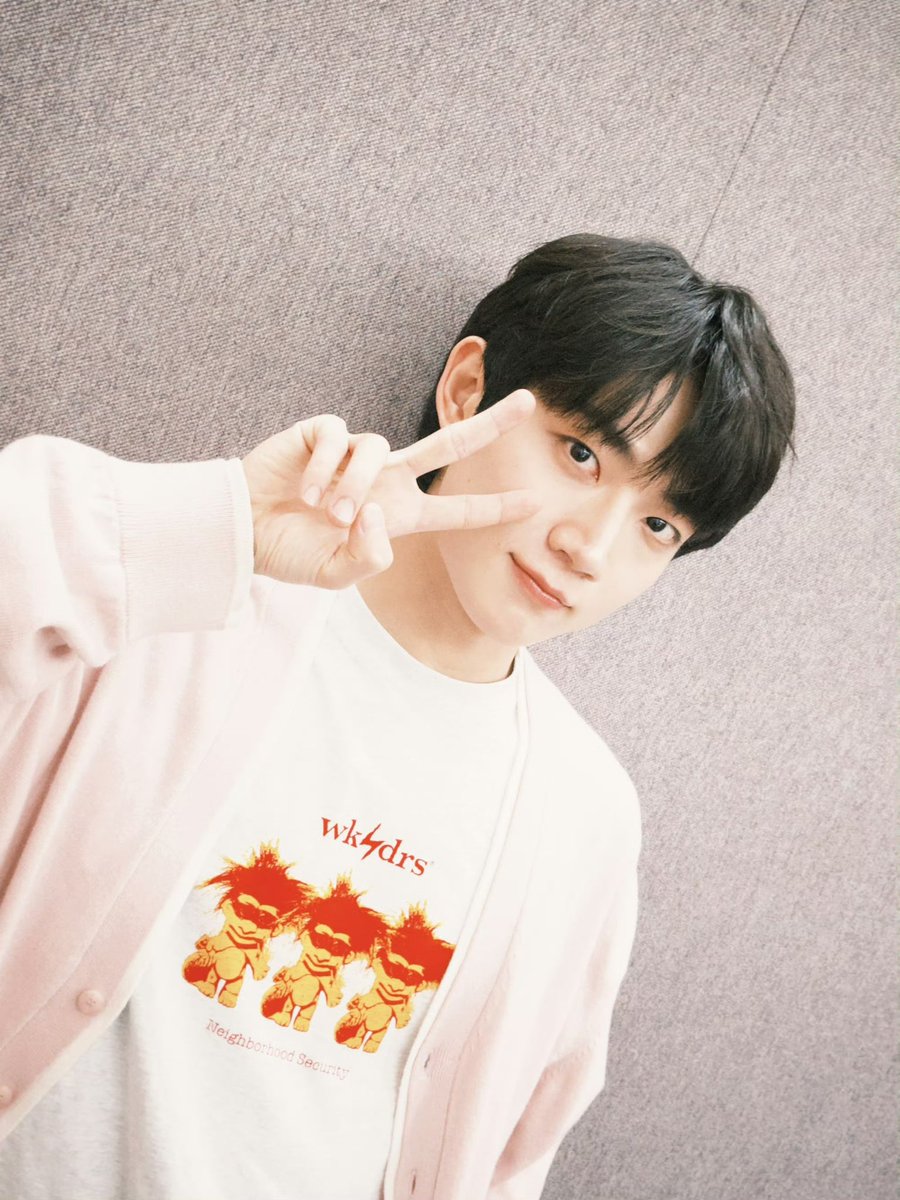 mysi1ver1ining's tweet photo. 260809 템페스트 웨이보 #형섭 

非常开心今年也能和我心爱的iE一起过生日🩵
今后我也会继续努力，希望大家能陪我一起！
也希望大家都能度过像生日一样幸福的一天！🎂
-
올해도 사랑하는 iE와 함께 생일을 보낼 수 있어 매우 기뻐요🩵 앞으로도 계속 노력할 테니, 여러분도 저와 함께해 주세요! 여러분 모두 생일처럼 행복한 하루 보내세요! 🎂