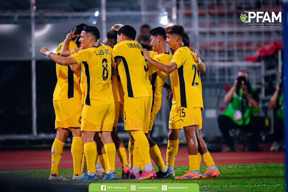 pfamalaysia's tweet photo. Rangkuman perlawanan AFF Hyundai Cup di Stadium Bola Sepak Kuala Lumpur, Cheras menyaksikan Skuad Harimau Malaya berjaya mencatat kemenangan 1-0 ke atas Filipina

📸 | Mohd Ezwan Mohd Salleh untuk PFA Malaysia

#PFAMalaysia
#SupportingThePlayers
#BuildingTheGame https://t.co/7lUYB3sxSV