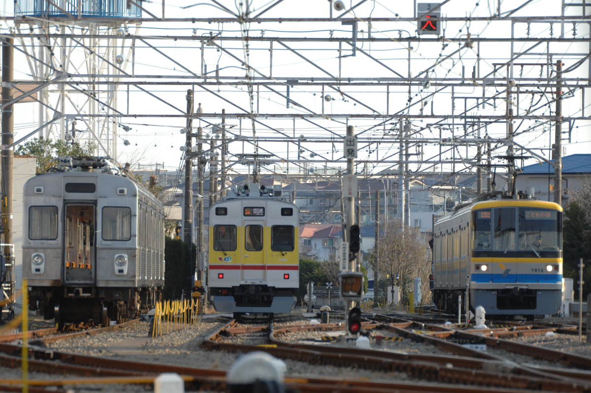 Tokyu7700_7910F's tweet photo. 東急7600系7601F
廃車回送後に恩田でデハ7661を切り離し
中間のデハ7681が顔を見せました

中間デハの顔は最初で最後の撮影となりました https://t.co/WWxRe9MnCo