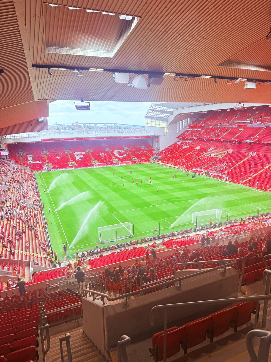 lfcmadmanda's tweet photo. Anfield I’ve missed you! Good to be back 😊 https://t.co/qgLrR33fOY