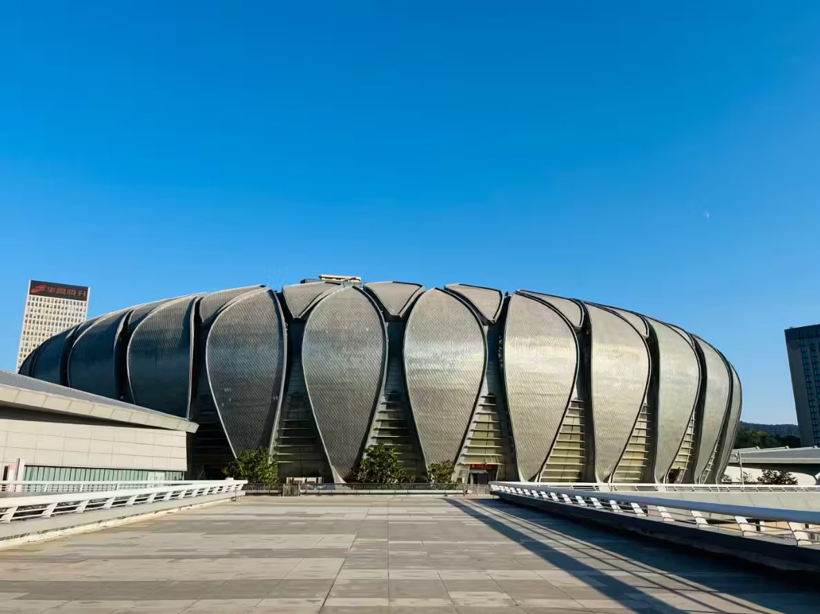 heskethh2's tweet photo. (STC) @honorofkings China's KPL 2027 Venues

Spring: Tianjin Arena - 10,000 Seatings

Challenger: Guangzhou International Sports Arena - 18,000 Seatings

Summer: Jinan Olympic Sports Centre Gymnasium - 12,000 Seatings

KPL GRAND FINALS: 72,000-Seatings Shanghai Stadium https://t.co/vFRts1L3pY