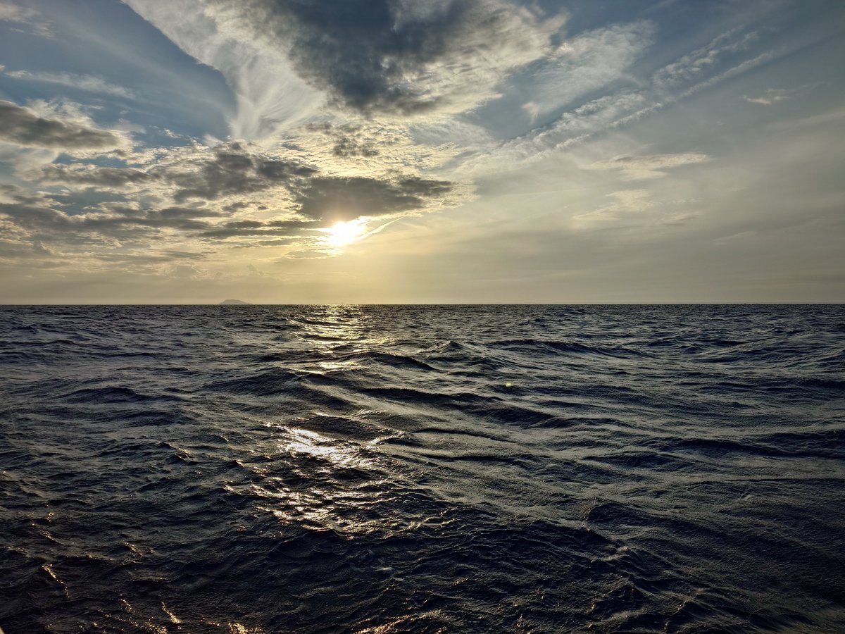 goroazarashi's tweet photo. 海はいい。 https://t.co/Il9j4IncLy