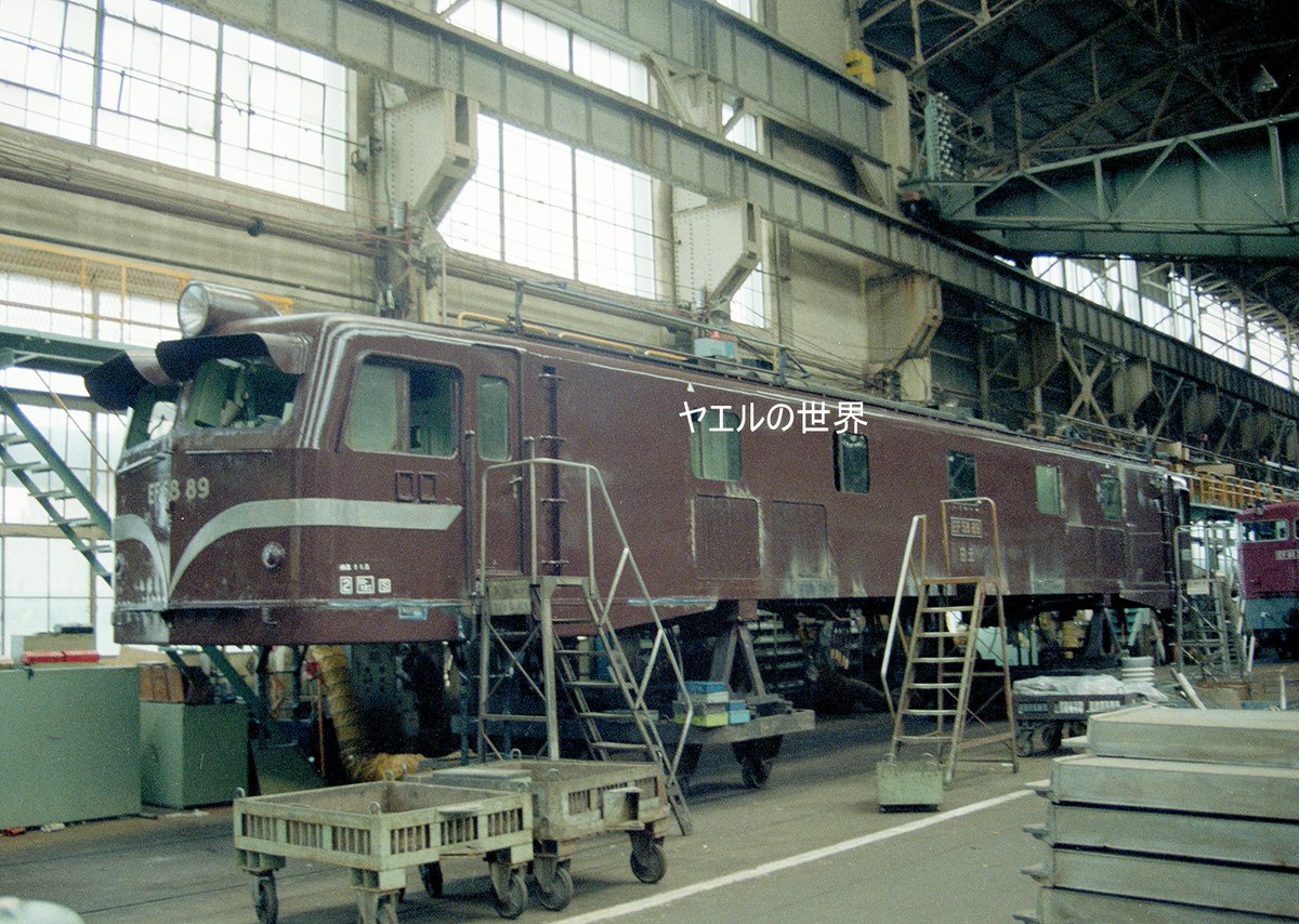 chuanqizhe21351's tweet photo. EF58 89
1984年8月大宮工場

青から茶色へ
驚きました

 #89号機の日 #EF58 #大宮工場 https://t.co/oFVU5Wv4v1